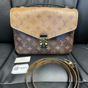 Louis Vuitton Pochette Métis